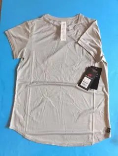 New Balance レディース 半袖Tシャツ グレー Sサイズのサムネイル