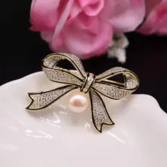 淡水真珠ブローチスワロフスキーリボンコサージュ胸飾り卒業式入学式結婚式用贈り物