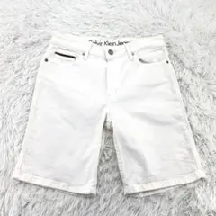 Calvin Klein Jeansホワイトデニム ショートパンツ 白 W28のサムネイル