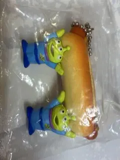 トイストーリー エイリアン デリシャスフードコレクション　ホットドッグ ガチャ