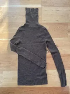 【UNIQLO 】エクストラファインメリノリブタートルネックセーター　ブラウン