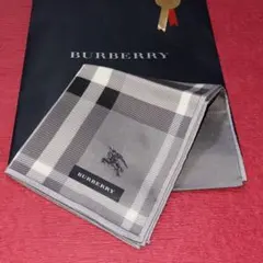 バーバリー大判ハンカチ　チェック柄透かしドット　ホースマーク刺繍　新品
