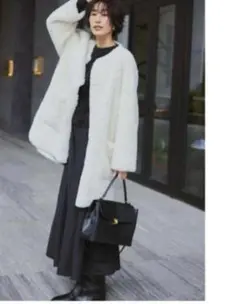 ミラオーウェン　ノーカラーシャツカーブボアコート　　ホワイト