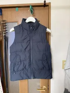 UNIQLO ダウンベスト 黒　ジッパー付き　M