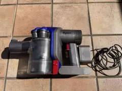 Dyson DC35 motorhead 本体と充電器　 ジャンク品のサムネイル