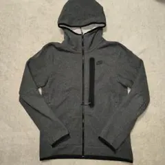 美品　Nike グレー フード付きパーカー　フリース生地　テックフリース