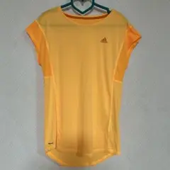 adidas オレンジ　スポーツシャツ