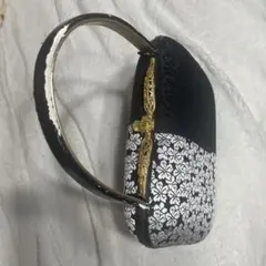 和装用バッグ 黒と白の花柄