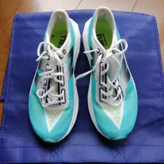 New Balance FuelCell ランニングシューズのサムネイル
