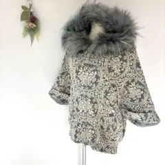 グレースコンチネンタル【ダイアグラム】ジャガード織ラクーンファー付ポンチョコート