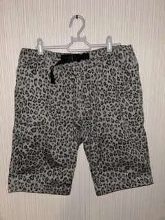ジーユー GUヒョウ柄ショートパンツ グレー