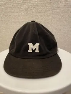 黒 M刺繍 トラッカーキャップ