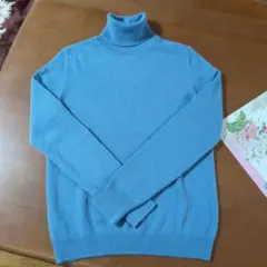 ユニクロ カシミア100％タートルネックセーター　Mサイズ