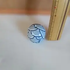 青い波模様の陶器製の線香立