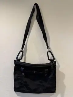 Lui’s メンズショルダーバッグ ブラックのサムネイル