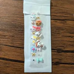 キティちゃん 耳つぼジュエリー 金粒