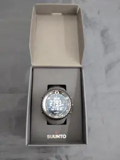 【週末限定値下げ】(C) SUUNTO デジタル腕時計 ブラック 未使用