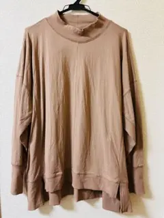 ゆ*ゆ様 ベージュ ハイネック オーバーサイズTシャツ