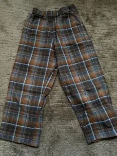 グリーンレーベル　チェック柄長ズボン　130センチ