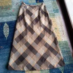 チェックのロングスカート