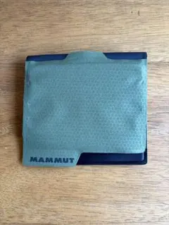 billiken99様専用： MAMMUT ハニカムパターン 二つ折り財布のサムネイル