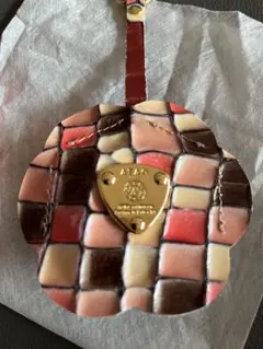 花形レザーキーホルダー タイル模様