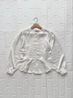 vintage　ヴィンテージブラウス　長袖　80s　昭和レトロ　光沢　パール風のサムネイル