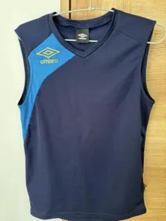umbro ネイビー Mサイズ サッカーシャツ