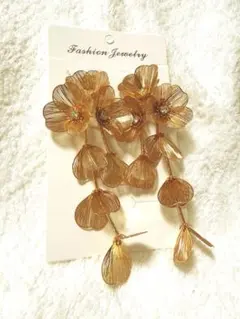 ゴールド 花モチーフ ブライダルアクセサリー