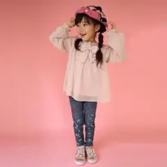 メゾピアノ　ドット柄　リボンブローチ付き　シフォンブラウス　カットソー