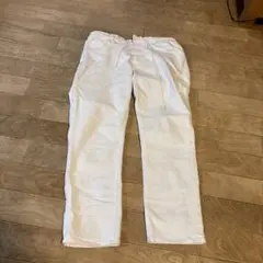 ライトオン　BUCK NUMBERE ホワイトパンツ