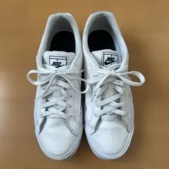 NIKE スニーカー