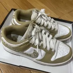 ナイキダンクスニーカーのサムネイル