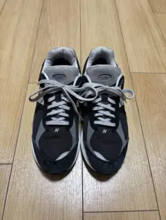 New Balance 2002r 黒グレーのサムネイル