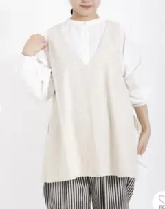 サマンサモスモス コットンリネンVネックプルオーバーベスト　キナリ