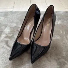 レディースパンプス　ピンヒール　エナメル　23.5相当
