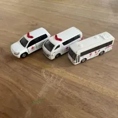 トミカ　日本赤十字社　日赤　トヨタ　献血バス　献血ちゃん　ミニカー　ハイエースのサムネイル