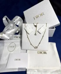 Dior ゴールドネックレス ダブルDロゴ