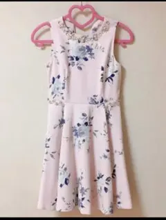 Snidel フラワービジューワンピース　未使用に近い