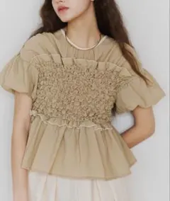 未使用 OLUN shirring frill topシャーリングフリルトップス OLUN shirring frill top/シャーリングフリルトップス - メルカリ
