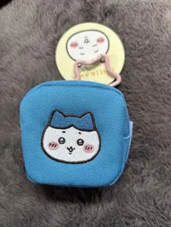 ちいかわ カラビナつき刺繍スクエアミニポーチ ハチワレ