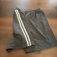 グレー サイドストライプ ショートパンツ