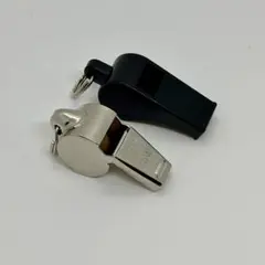 ほぼ未使用　ホイッスル／アクメ／ 審判用　2個セットのサムネイル