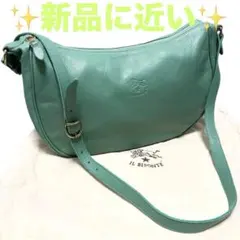【未使用級美品】IL BISONTE ショルダーバッグ　レザー　グリーン
