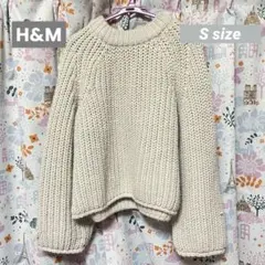 H &Mクリーム色リブ編み長袖ニットセーター