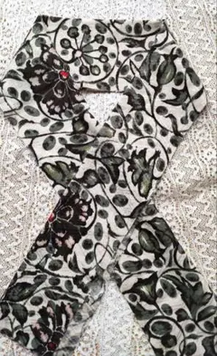 花柄 半襟 グレーと緑のデザイン　アンティーク　着物ハギレ　正絹