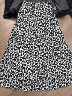 ローリーズファーム　花柄フレアロングスカート　フロントボタン　ロング　Ａライン