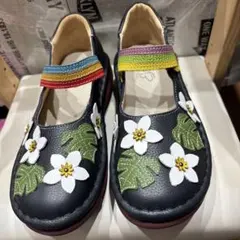 Estacion エスタシオン 花柄 レザーシューズのサムネイル