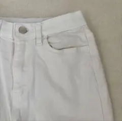 ホワイトデニムパンツ カットオフ　フリンジのサムネイル