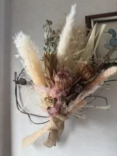 ドライフラワー　蔓リースとナチュラルスワッグのインテリア